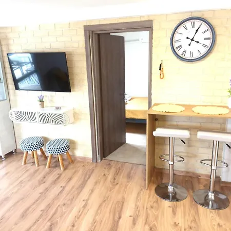 Renovated Loft Near The Center Appartamento *