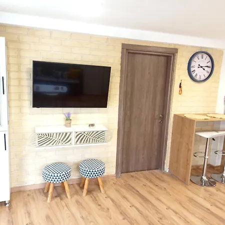 Renovated Loft Near The Center *